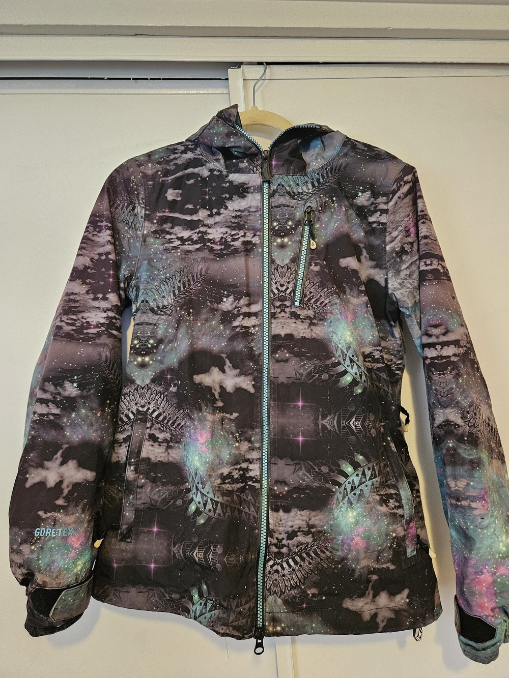 GORE-TEX Women's Galaxy Print Ski Jacket - Black, Purple, Teal